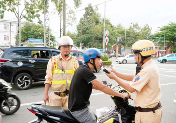 Hiệu quả từ mô hình “hoá trang, mật phục” xử lý người vi phạm nồng độ cồn