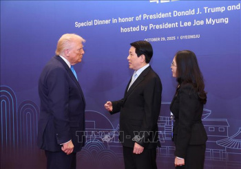 Chủ tịch nước Lương Cường gặp Tổng thống Hoa Kỳ Donald Trump