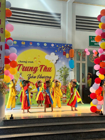 Hơn 600 thiếu nhi xã Xuân Bắc tham gia chương trình “trung thu yêu thương”