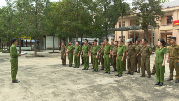 Công an phường Chơn Thành đẩy mạnh kiểm tra, rà soát đối tượng liên quan đến ma túy