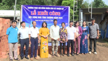 Khởi công xây dựng Nhà tình thương cho hộ ông Điểu Mang tại ấp Thuận Tiến