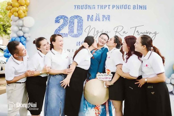 Người “viết cổ tích” về giáo dục