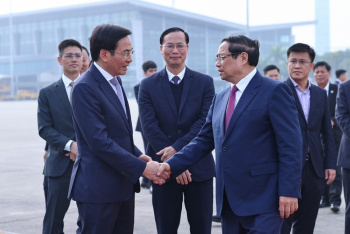 Thủ tướng Phạm Minh Chính lên đường tới Lào đồng chủ trì Kỳ họp 48 Ủy ban liên Chính phủ Việt Nam - Lào