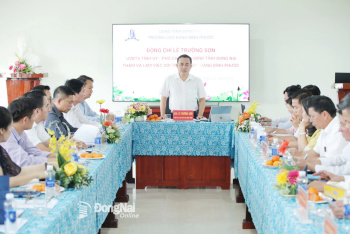 Phó Chủ tịch UBND tỉnh Đồng Nai Lê Trường Sơn làm việc với Trường cao đẳng Bình Phước