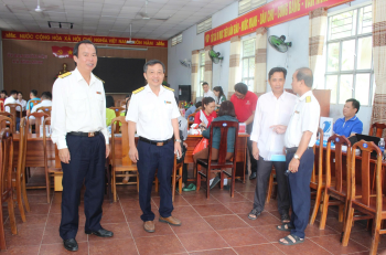 Thuế cơ sở 6 tỉnh Đồng Nai triển khai công tác hỗ trợ kê khai và nộp thuế cho người dân