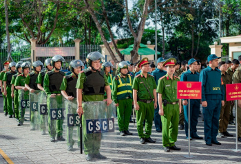 Hơn 100 chiến sỹ Công an xã Nhơn Trạch ra quân trấn áp tội phạm, bảo đảm trật tự dịp Tết Nguyên đán 2026