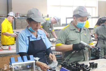 Tăng lương - niềm vui đầu năm của người lao động
