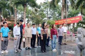 Viếng Nghĩa trang liệt sĩ Phước Long và Đền thờ liệt sĩ núi...