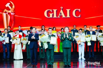 Báo và Phát thanh, Truyền hình Đồng Nai được vinh danh tập thể xuất sắc tại lễ tổng kết, trao giải Cuộc thi viết chủ đề Vững bước dưới cờ Đảng