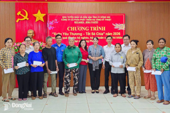 Trao hơn 900 phần quà Tết cho người dân khó khăn tại các xã phía Bắc của tỉnh Đồng Nai