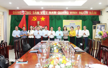 Bàn giao hồ sơ những người được giới thiệu ứng cử đại biểu Quốc hội khóa XVI và đại biểu HĐND các cấp, nhiệm kỳ 2026-2031