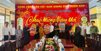 Đoàn chức sắc Phật giáo tỉnh và các tự viện thăm, chúc Tết xã Phước An