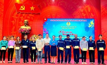 Công đoàn xã Nhơn Trạch nỗ lực chăm lo Tết cho đoàn viên, người lao động