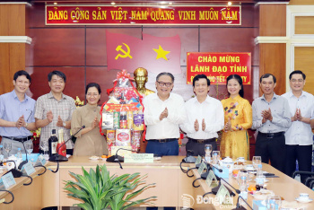 Phó Chủ tịch Thường trực UBND tỉnh Nguyễn Kim Long thăm, chúc Tết các Công ty điện, nước, môi trường