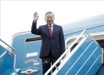 Tổng Bí thư Tô Lâm lên đường tham dự cuộc họp khai mạc Hội...