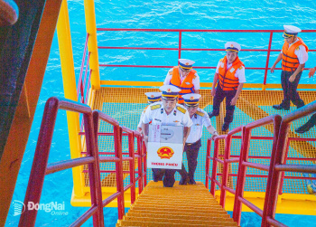 Những chiến sĩ Đồng Nai bầu cử sớm trên các nhà giàn DK1