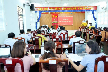 Ủy ban bầu cử xã Hưng Phước báo cáo tình hình triển khai công tác bầu cử