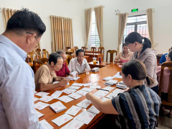 Các tổ bầu cử xã Phú Hoà chuẩn bị các khâu cuối cho ngày bầu cử