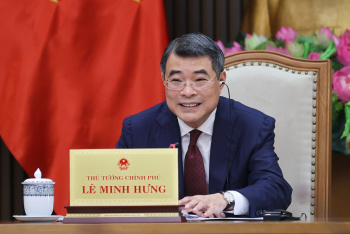 Thủ tướng Lê Minh Hưng điện đàm với Thủ tướng Singapore...