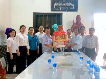 Xã Phú Hòa thăm, chúc mừng các cơ sở tôn giáo nhân dịp  lễ Phục sinh 2026