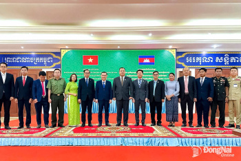 Đoàn công tác tỉnh Đồng Nai thăm, chúc Tết Chol Chnam Thmay tại tỉnh Stung Treng