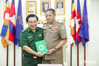 Đoàn công tác Bộ đội Biên phòng tỉnh thăm, chúc Tết cổ truyền tại tỉnh Tboung Khmum