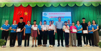 Hội LHPN xã Tân An tổ chức trao học bổng “Nguyễn Thị Định” năm 2026