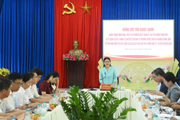 Standing Deputy Secretary of Dong Nai CPC Ton Ngoc Hanh works with Phuoc Long, Phuoc Binh wards
