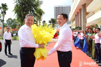 Party General Secretary and State President To Lam works with the Standing Board of Dong Nai CPC