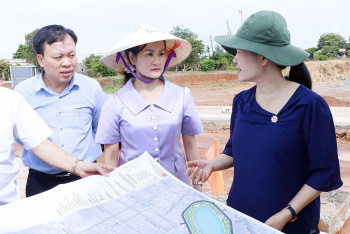 Phó Bí thư Thường trực Thành ủy Tôn Ngọc Hạnh kiểm tra 2 công trình trọng điểm tại phường Bình Phước