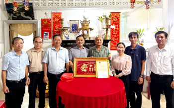 Xã Đại Phước thăm, chúc thọ người cao tuổi tròn 100 tuổi và trên 100 tuổi
