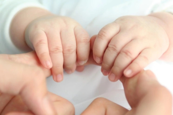 Chính phủ thông qua 3 chính sách của Luật Nuôi con nuôi (sửa đổi)