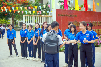 Gần 130 đoàn viên, thanh niên Đoàn phường Trấn Biên ra quân chương trình “tiếp sức mùa thi” năm 2026