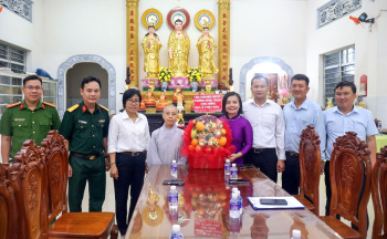 Lãnh đạo phường Nhơn Trạch thăm, chúc mừng Đại lễ Phật đản Phật lịch 2570