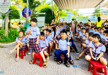 Công an xã Đại Phước tuyên truyền pháp luật, kỹ năng phòng chống bạo lực học đường cho hơn 1.400 học sinh
