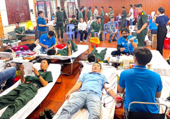Gần 300 tình nguyện viên xã Đại Phước tham gia hiến máu nhân đạo