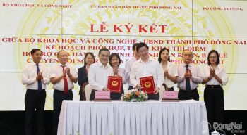 Thành phố Đồng Nai và Bộ Khoa học và Công nghệ ký kết phối hợp về hỗ trợ hộ kinh doanh chuyển đổi số