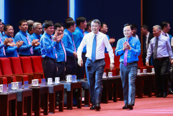 CẬP NHẬT: Thủ tướng Chính phủ trao đổi, thảo luận với Đại...