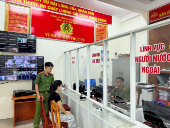 Công an xã Phú Hòa triển khai cao điểm thực hiện định danh điện tử mức 2 cho trẻ từ đủ 06 tuổi đến dưới 14 tuổi