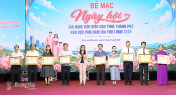 Dong Nai takes overall third prize at Southern Outstanding Family Festival
