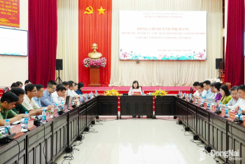 Phó Bí thư Thành ủy Huỳnh Thị Hằng làm việc với Đảng ủy phường Tân Khai