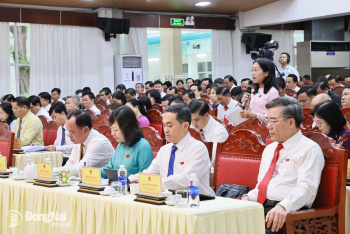 Thúc đẩy giải ngân đầu tư công và tháo gỡ vướng mắc về đất đai