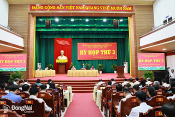 Tiếp tục ngày làm việc thứ hai Kỳ họp thứ 3 HĐND thành phố: Chất vấn nhiều vấn đề cử tri quan tâm