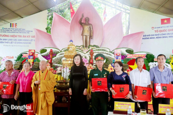 Tri ân các anh hùng liệt sĩ nhân kỷ niệm 81 năm Cách mạng...