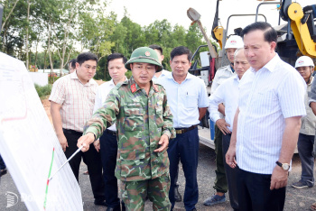 Chủ tịch UBND thành phố Nguyễn Văn Út kiểm tra Dự án Đường...