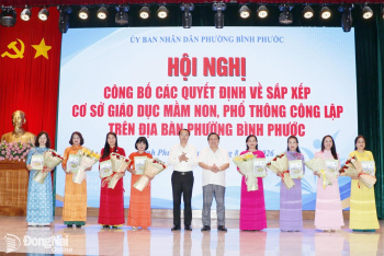 Đồng Nai: Các phường, xã tổ chức công bố quyết định sắp xếp cơ sở giáo dục công lập