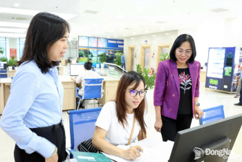 Phó Chủ tịch UBND thành phố Nguyễn Thị Hoàng kiểm tra hoạt...