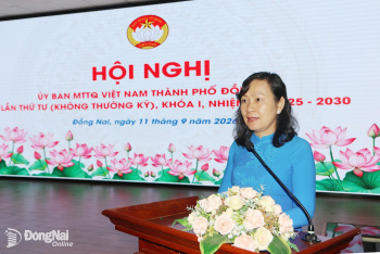 Chủ tịch Hội Nông dân thành phố Đồng Nai Cao Tiến Sỹ được...
