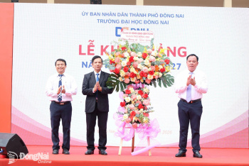 Phó Bí thư Thành ủy Võ Tấn Đức dự lễ khai giảng tại Trường đại học Đồng Nai