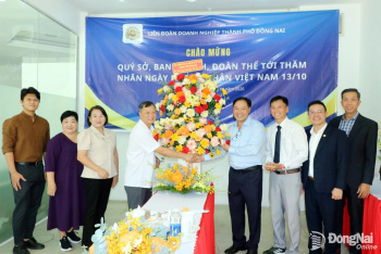 Ủy ban MTTQ Việt Nam thành phố Đồng Nai chúc mừng cộng đồng...